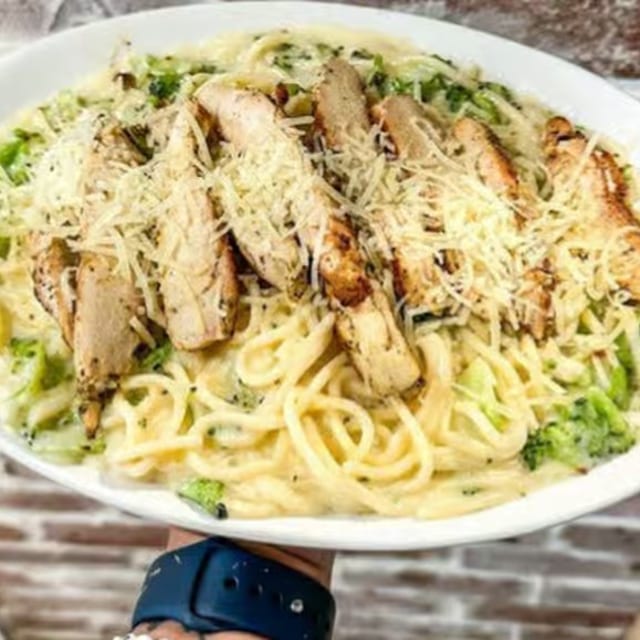 Chicken Alfredo.