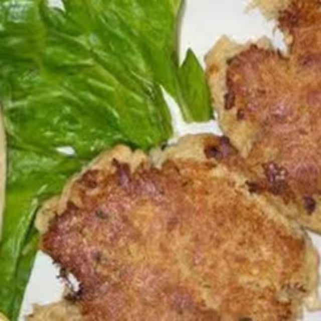 Crab Cake Dinner (2 Cakes).